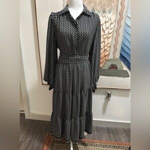 Max Studio Black and White Geometric Long Sleeve Dress